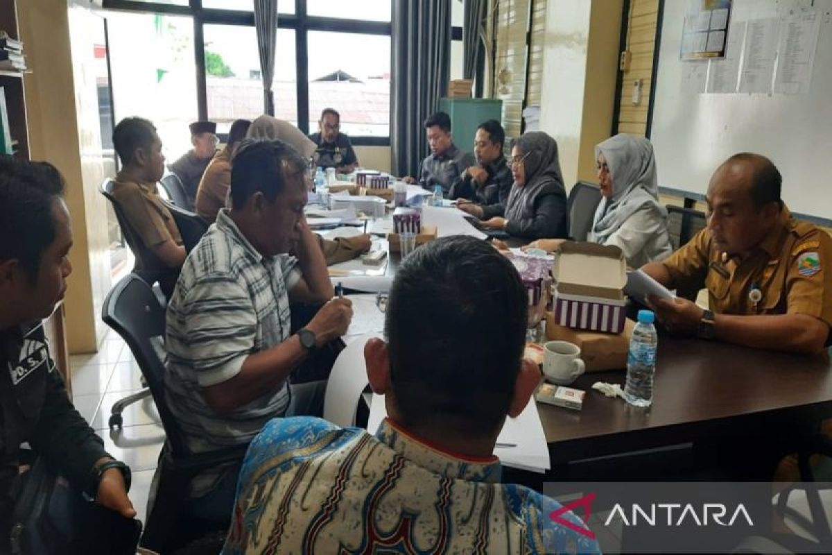 Pansus II DPRD Kotabaru bahas Raperda Prusda dengan eksekutif