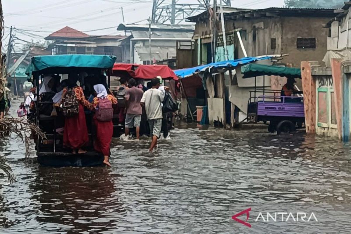 BPBD DKI sebut genangan banjir rob di Jakarta Utara berangsur turun