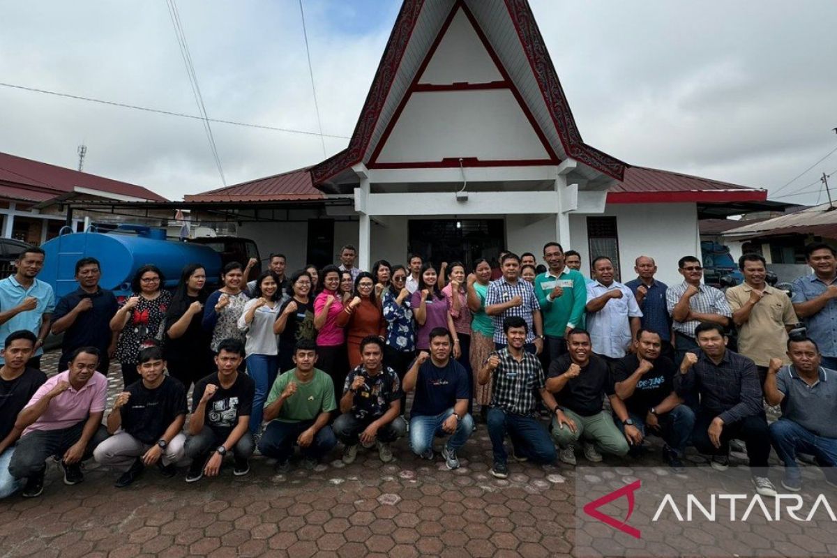 Pj Bupati Taput imbau petugas proaktif tanggapi keluhan masyarakat