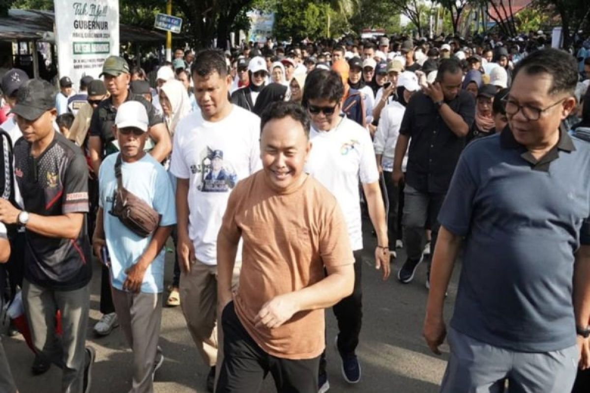 Ribuan masyarakat tumpah ruah ikuti Fun Walk HUT Bank Kalteng di Kapuas