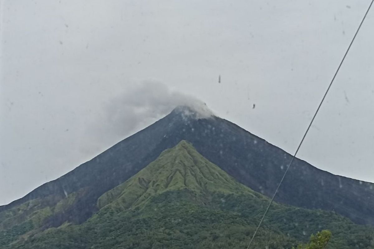 Warga di Sulawesi Utara diminta waspadai guguran lava Gunung Karangetang