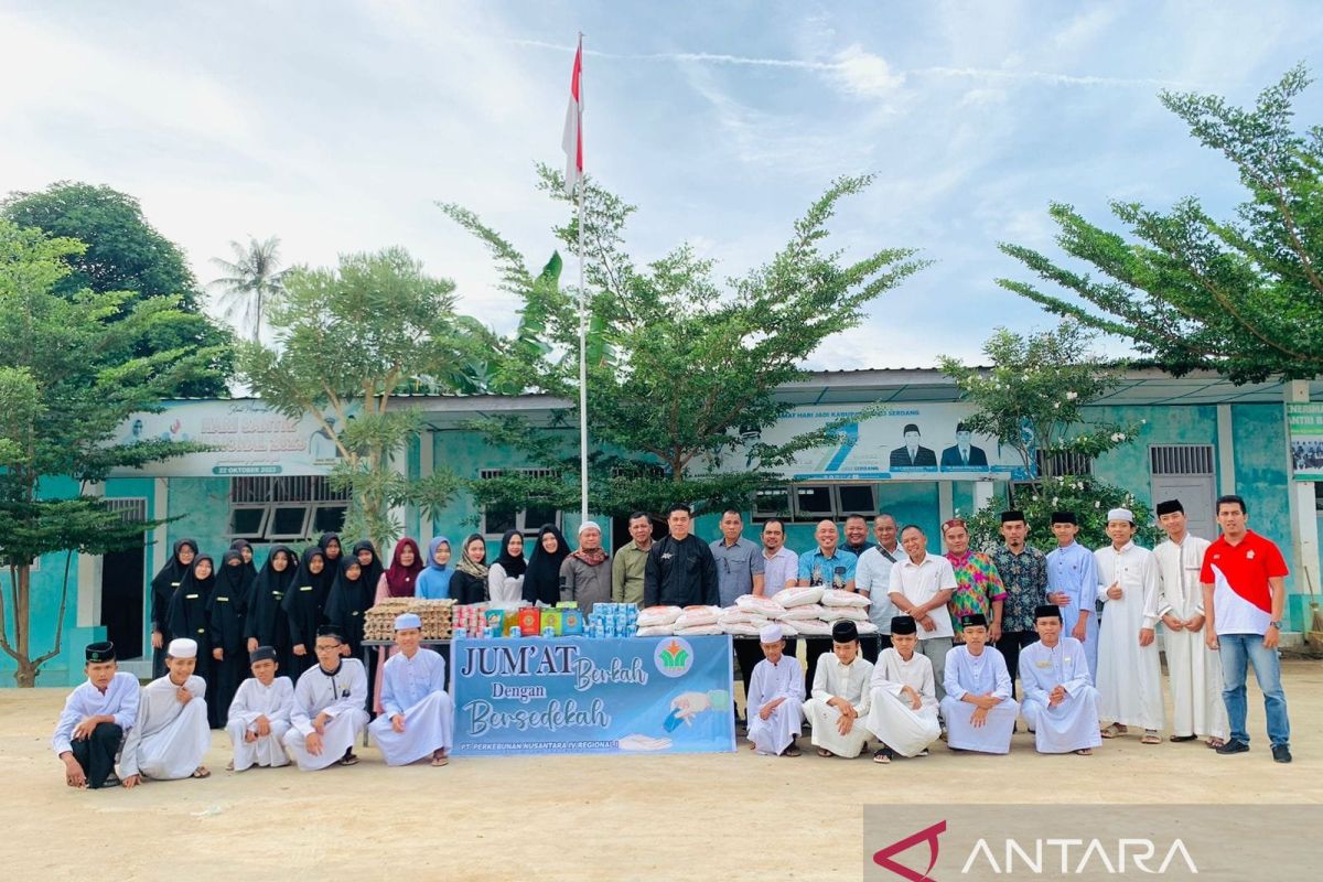 Manajemen Distrik Deli Serdang 2 dan BKAI donasikan sedekah Jumat, ini maksudnya