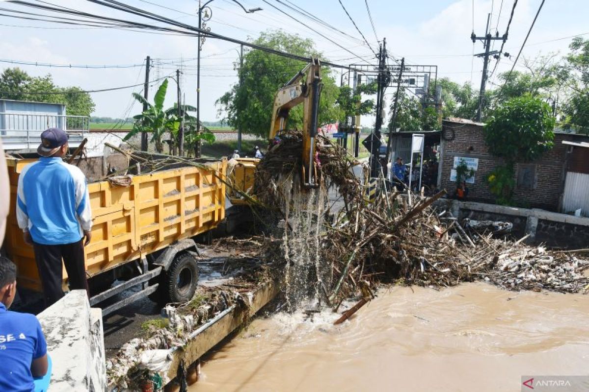 Dampak banjir di Madiun