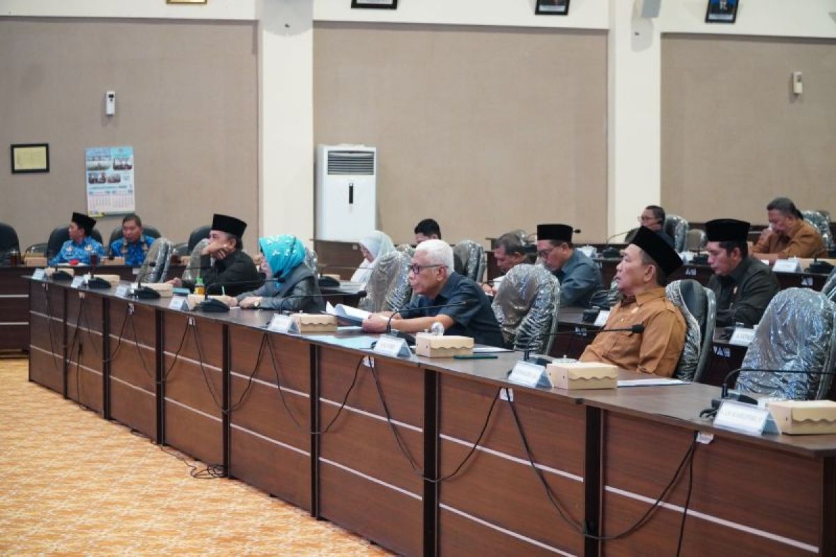 Pemkab-DPRD Lamongan setujui 14 Propemperda 2025