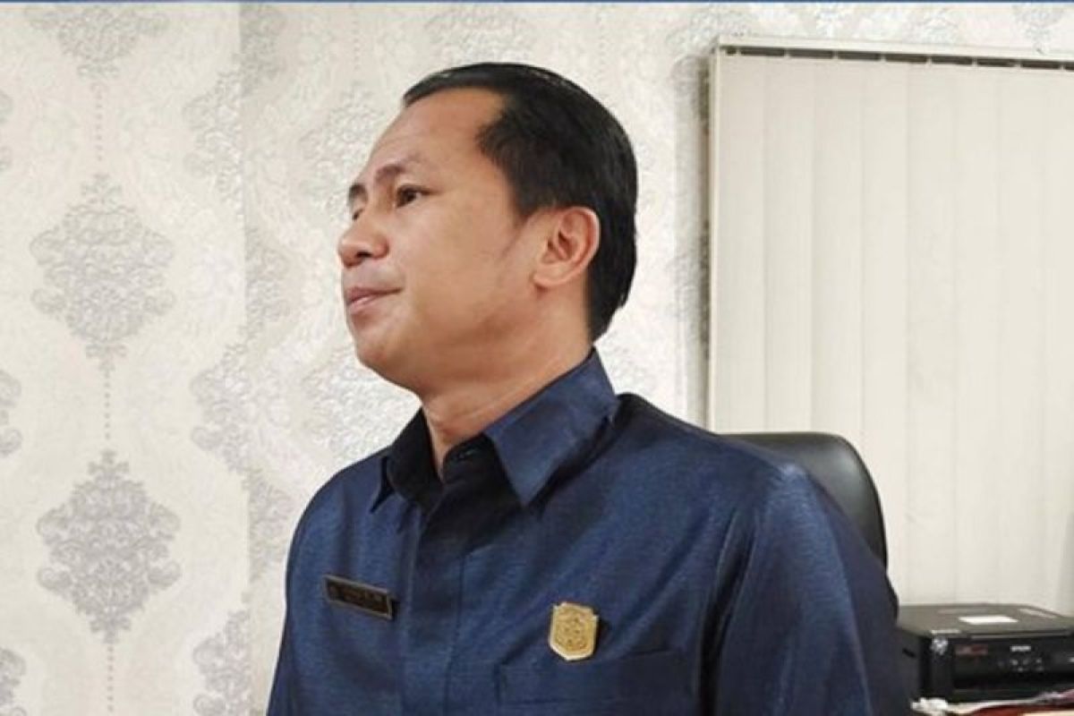 Legislator Murung Raya serahkan bantuan untuk Sidang Isbat nikah massal