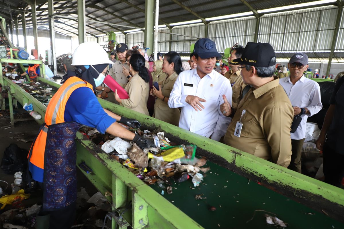 Menteri Lingkungan Hidup apresiasi keseriusan Sleman tangani sampah