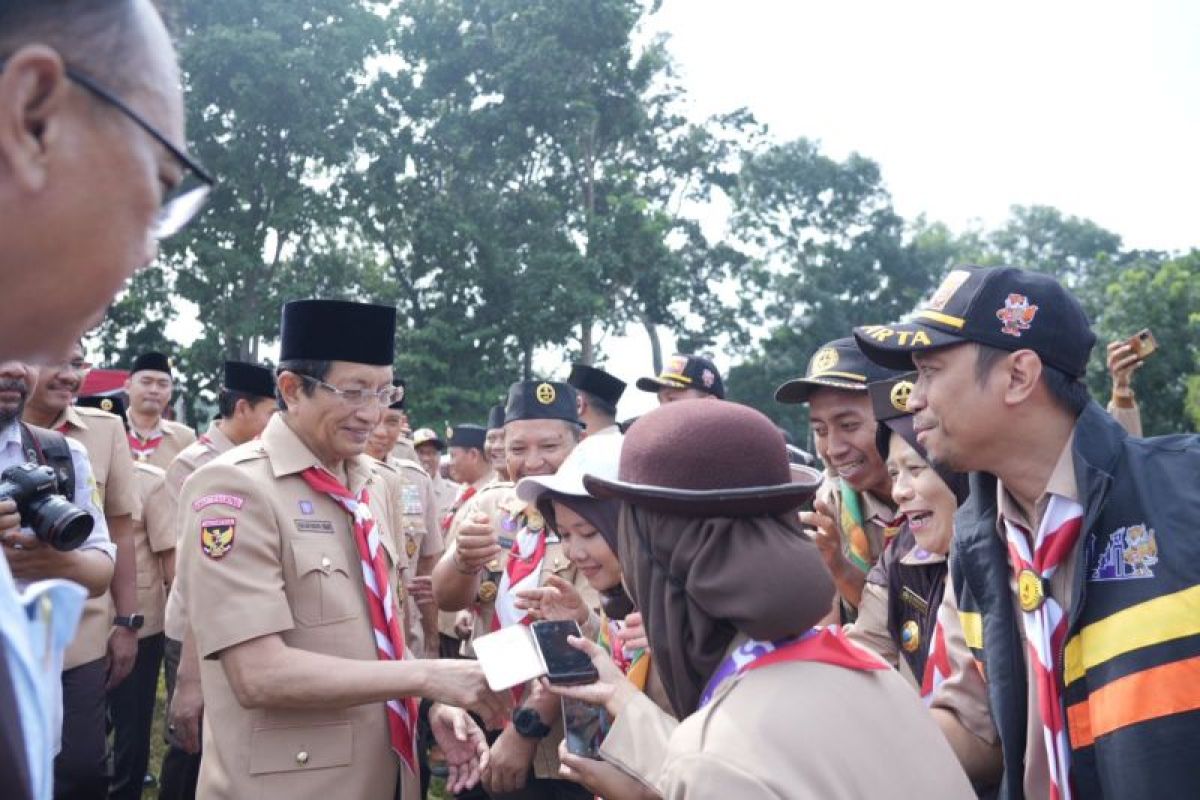 Menag wajibkan kegiatan kepramukaan di madrasah dan pesantren