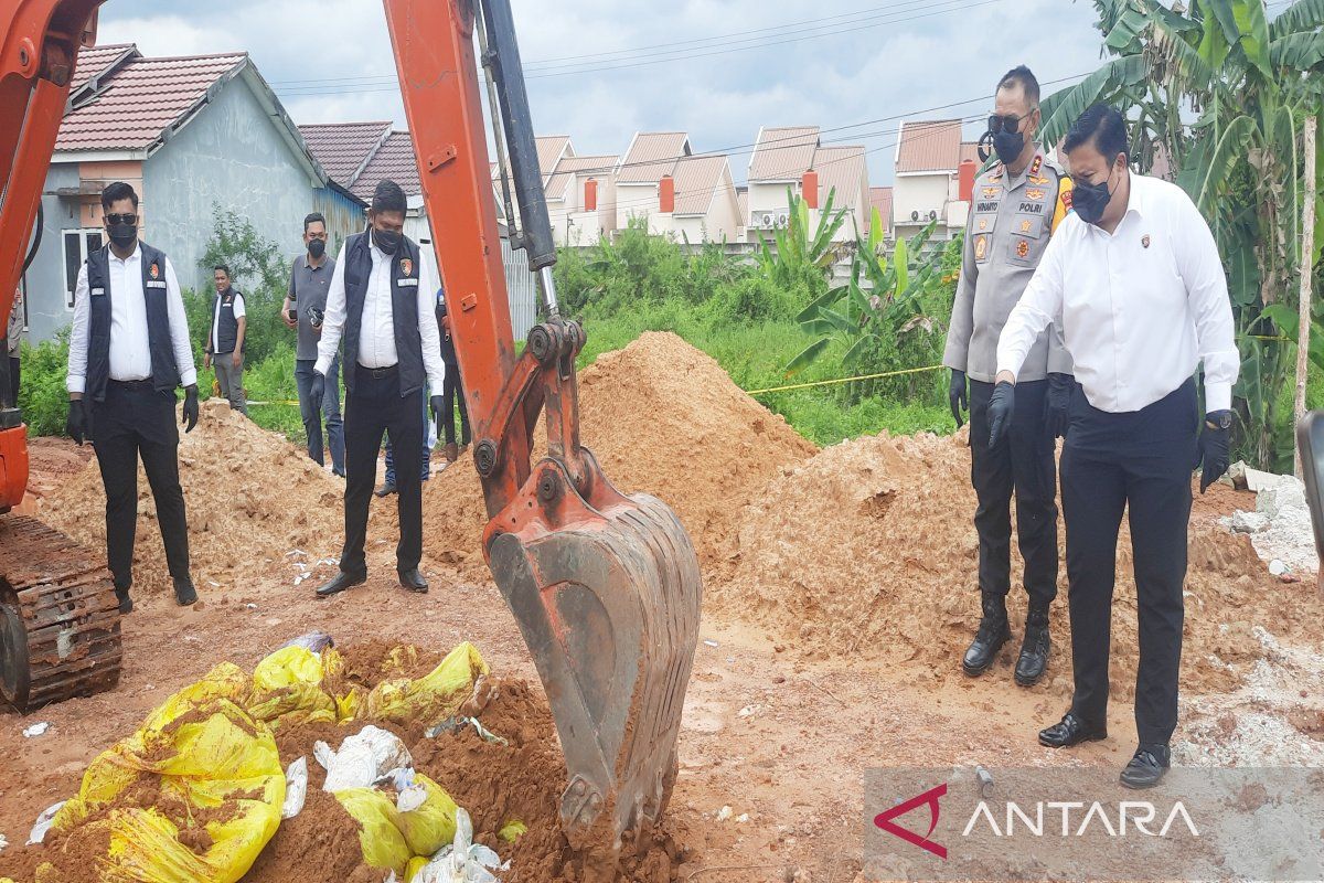 Ditreskrimsus Polda Kalsel gerebek pembuangan limbah medis secara ilegal