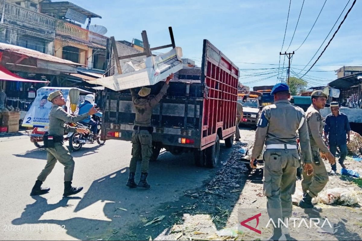 Pemkab Aceh Barat tertibkan pedagang kaki lima di lokasi terlarang