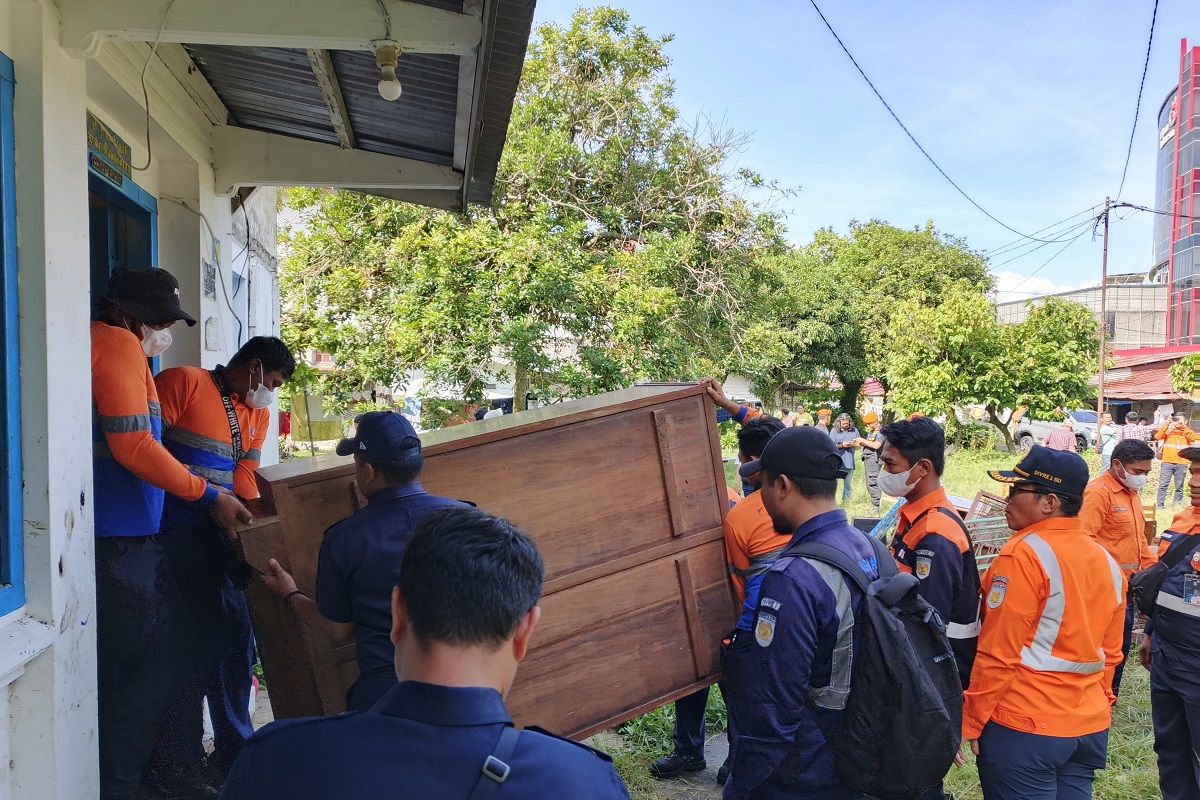 PT KAI Sumut tertibkan bangunan rumah perusahan DW 3 di Stasiun Siantar