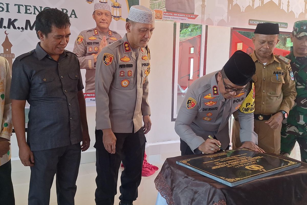 Kapolda Sultra resmikan Masjid Miftahul Faizin Polres Konawe Utara