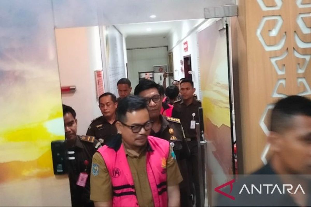 Kejati PB tetapkan tiga tersangka korupsi pembangunan jalan di Bintuni