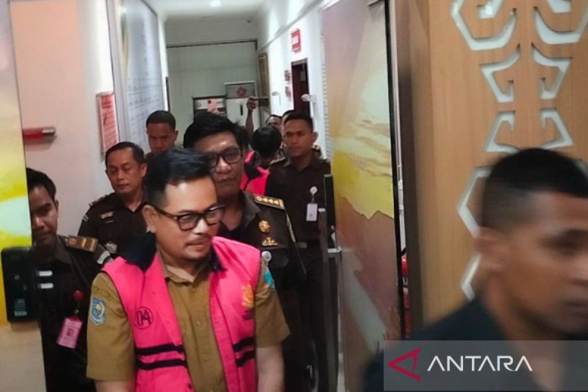 Kejati tetapkan tiga tersangka korupsi pembangunan jalan di Bintuni