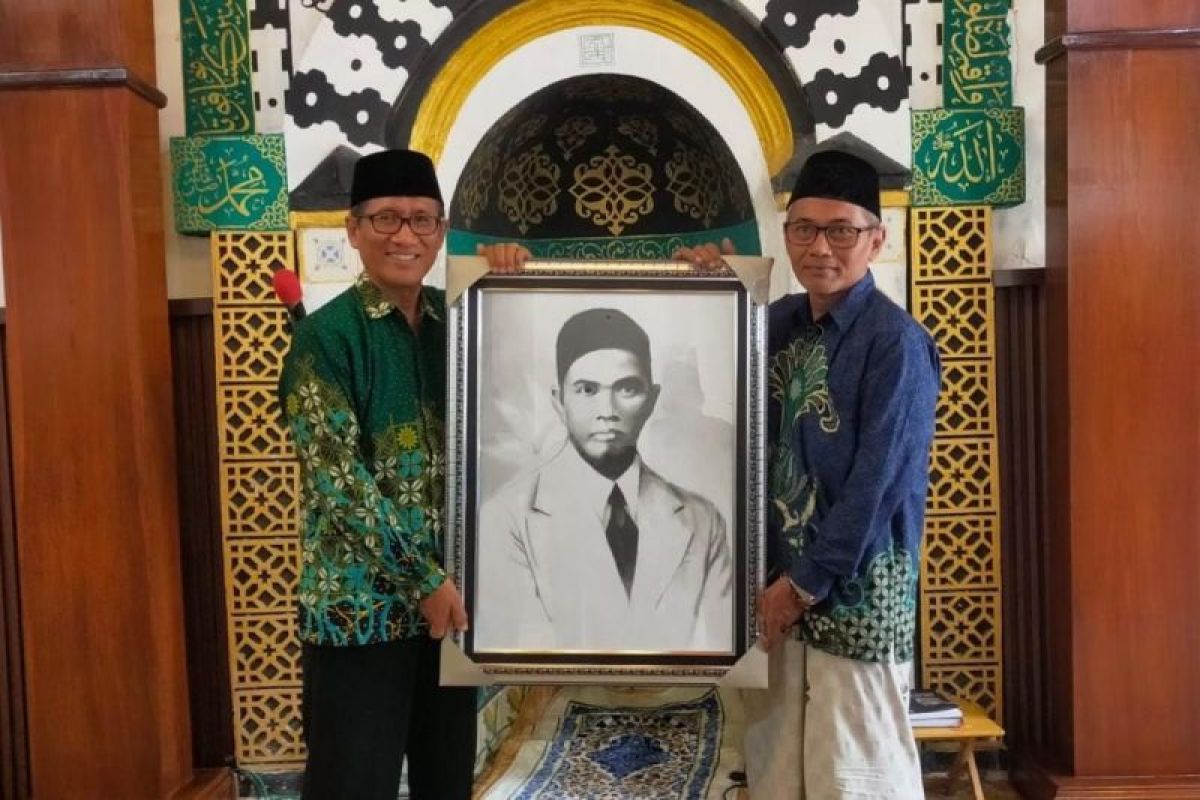 KH Mas Mansur, Pahlawan Nasional dari Muhammadiyah yang karib KH Wahab