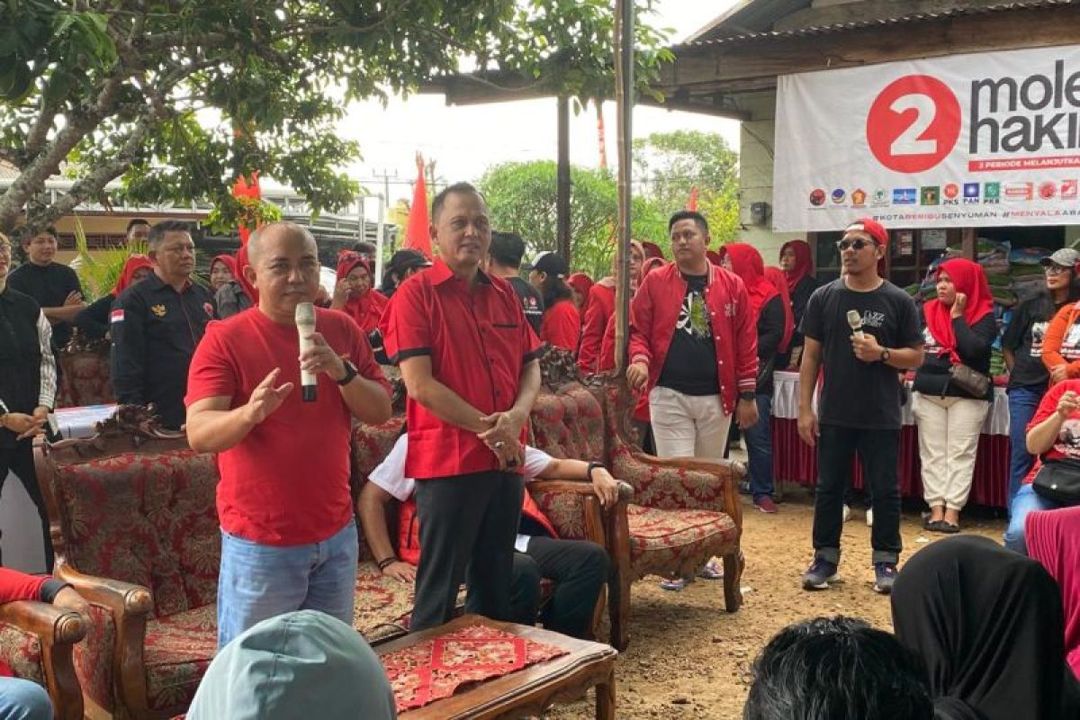 Baksos tebus murah oleh PDIP perjuangan dan Molen Hakim disambut hangat masyarakat Pangkalpinang