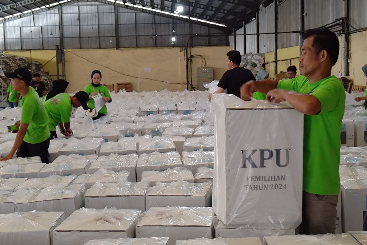 KPU Tangerang mulai distribusikan 6.874 logistik Pilkada 2024