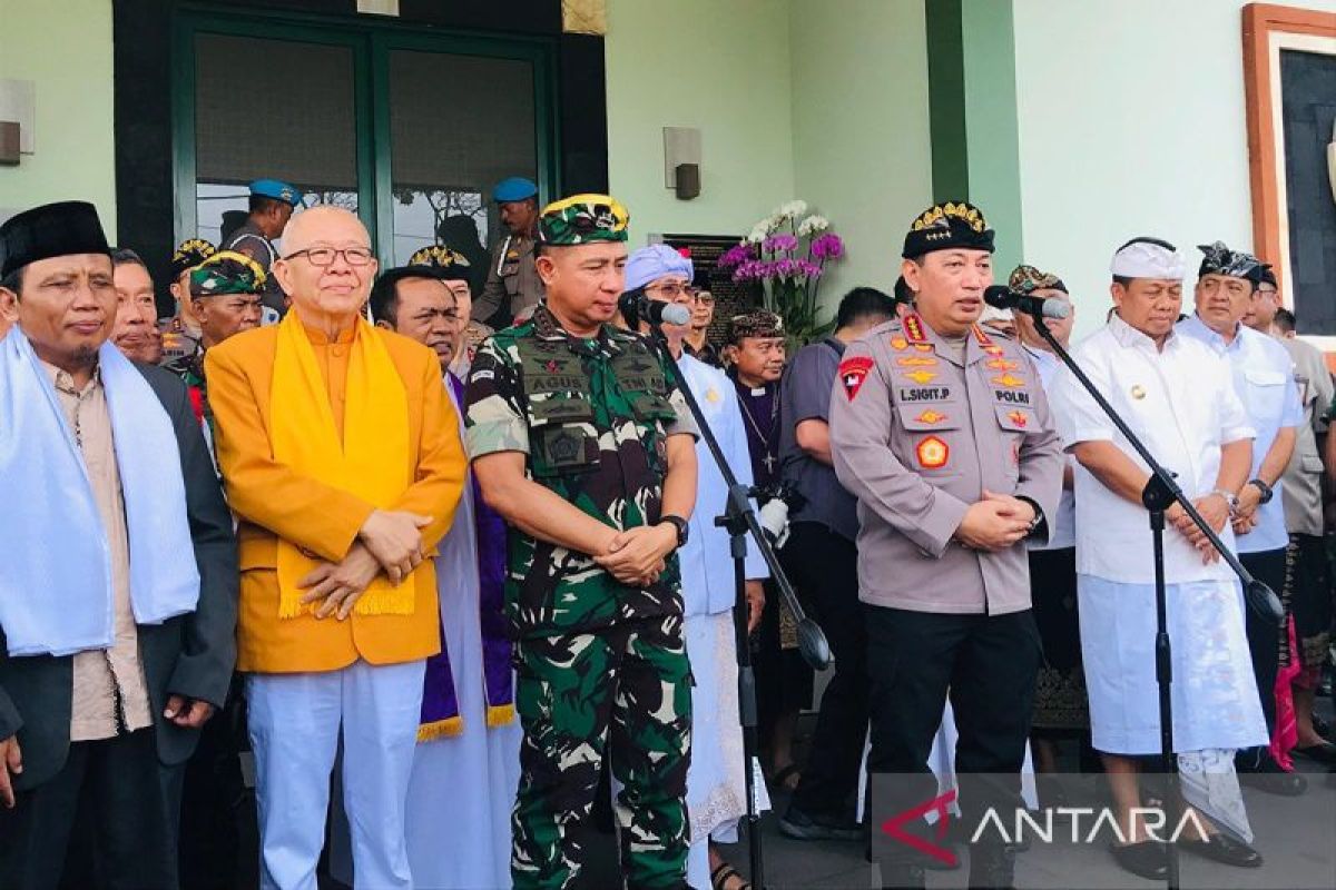 Kapolri-Panglima ingatkan masyarakat jaga persatuan dalam pilkada