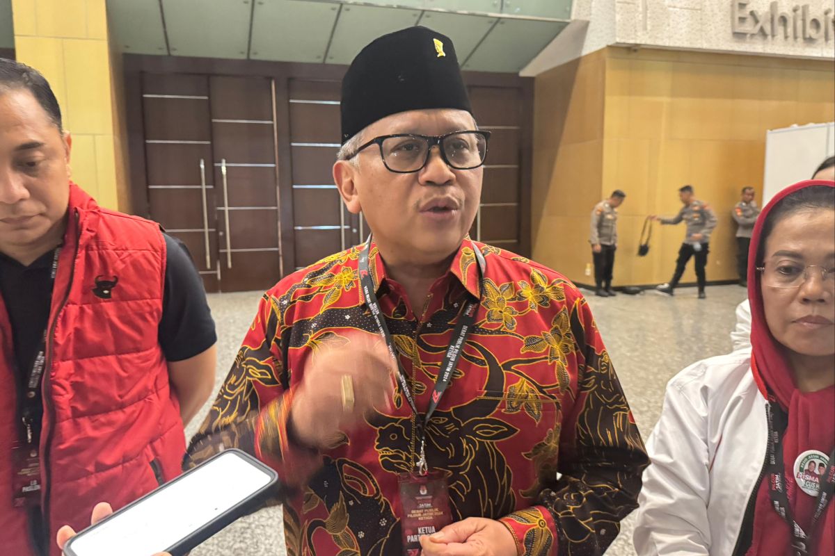 Sekjen PDIP puji gagasan Risma-Gus Hans saat debat publik