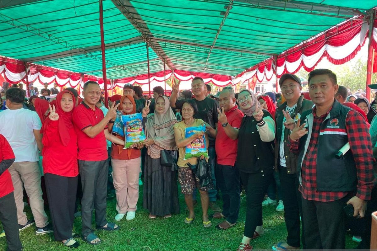 PDIP bersama Molen-Hakim gelar baksos tebus murah di Kecamatan Rangkui