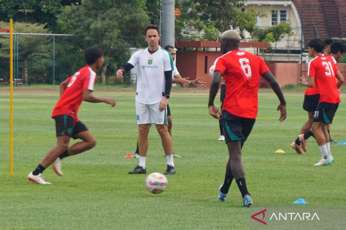 Jadwal pekan ke-11 Liga 1: Duel klasik Persebaya versus Persija