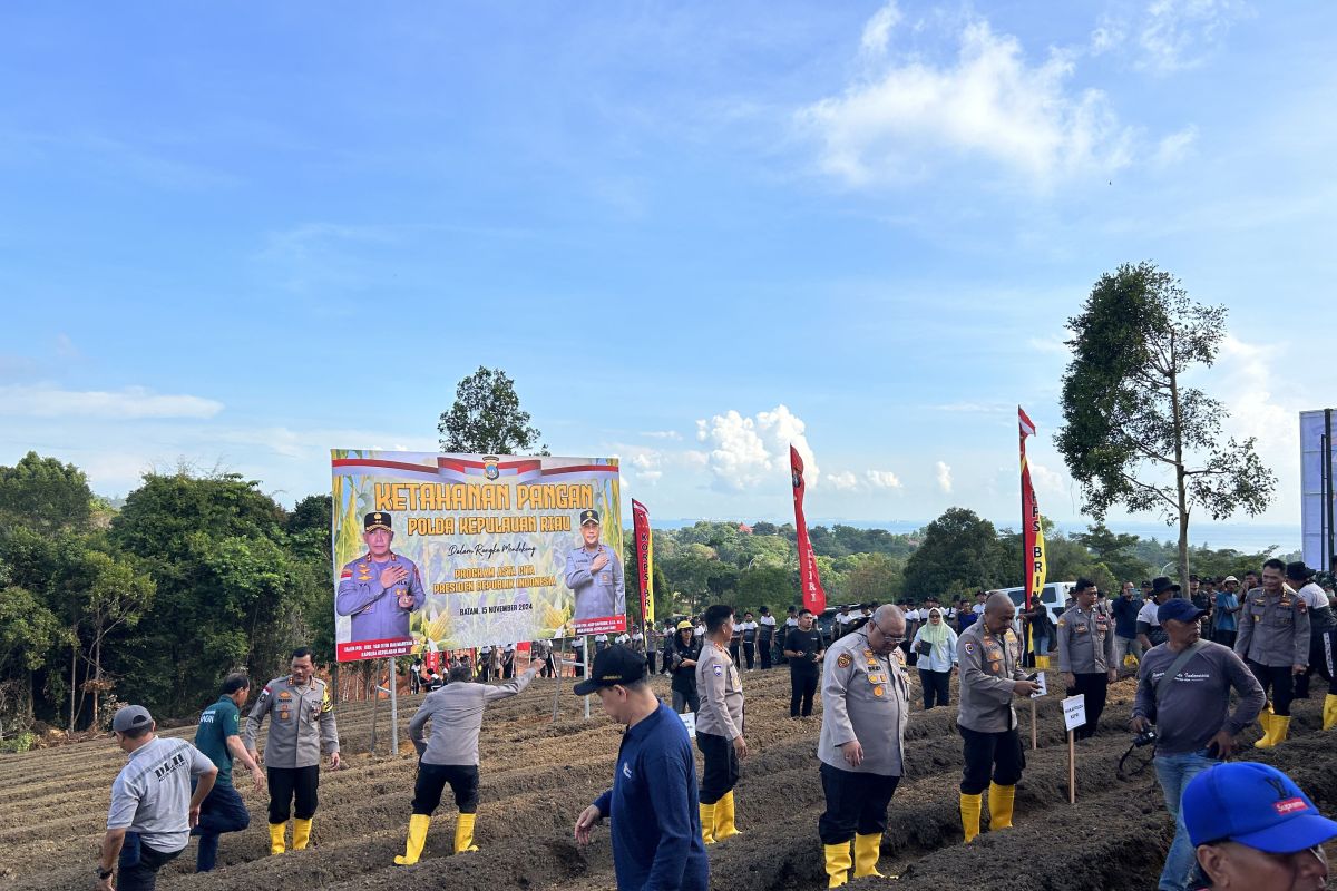 Polda Kepri libatkan kelompok tani kelola lahan tidur di Batam