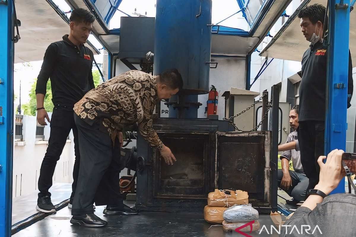 BNNP Sulsel musnahkan sekitar 6,2 kilogram ganja dari enam pelaku