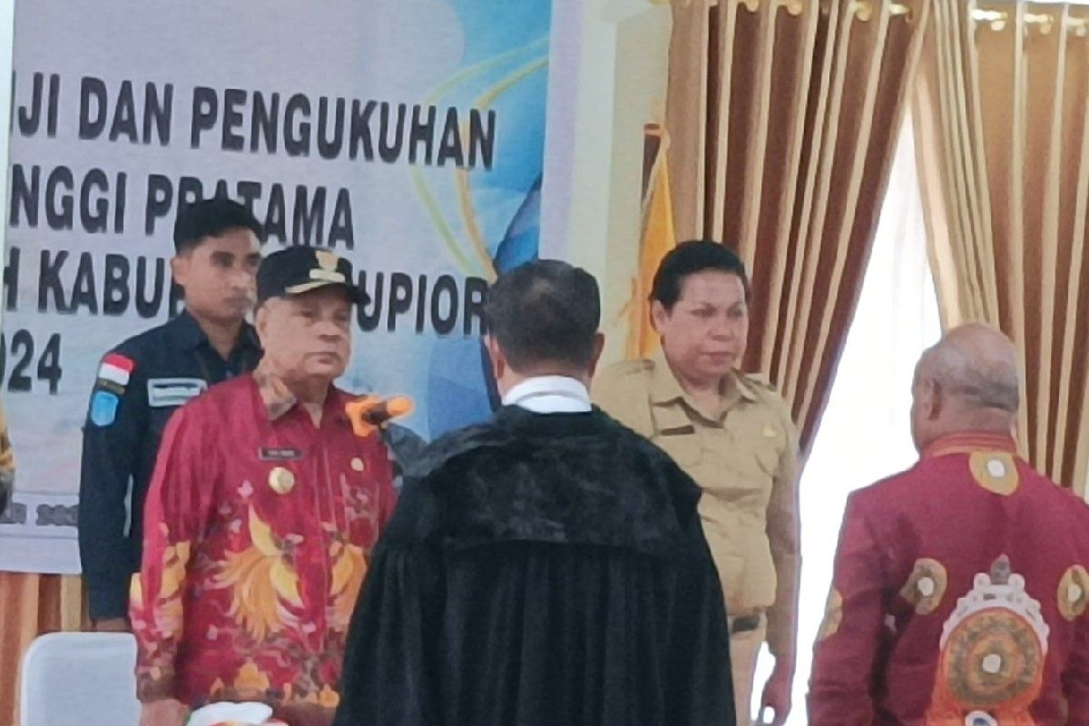 Pergantian 14 pejabat di Supiori dapat persetujuan Kemendagri