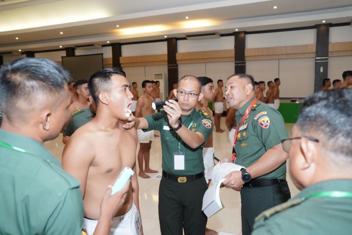 Pangdam Udayana pimpin sidang parade 588 calon Bintara PK TNI AD