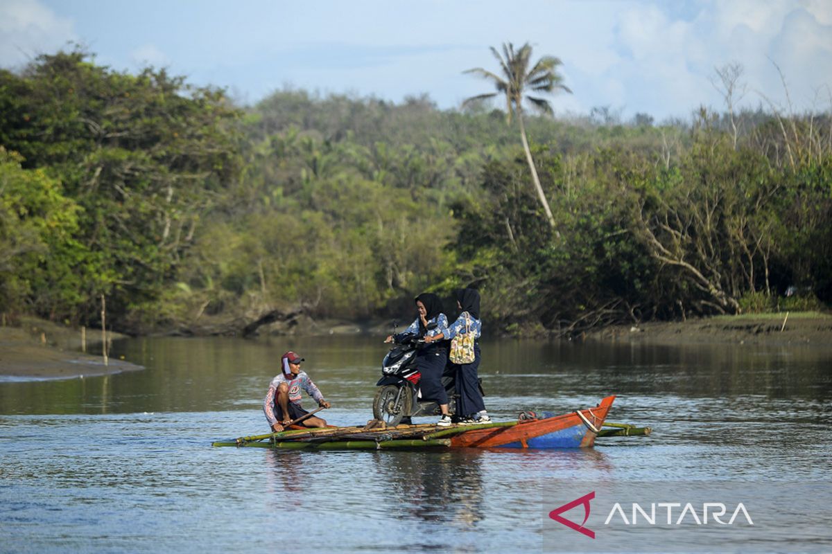 Akses desa terisolir di Pandeglang