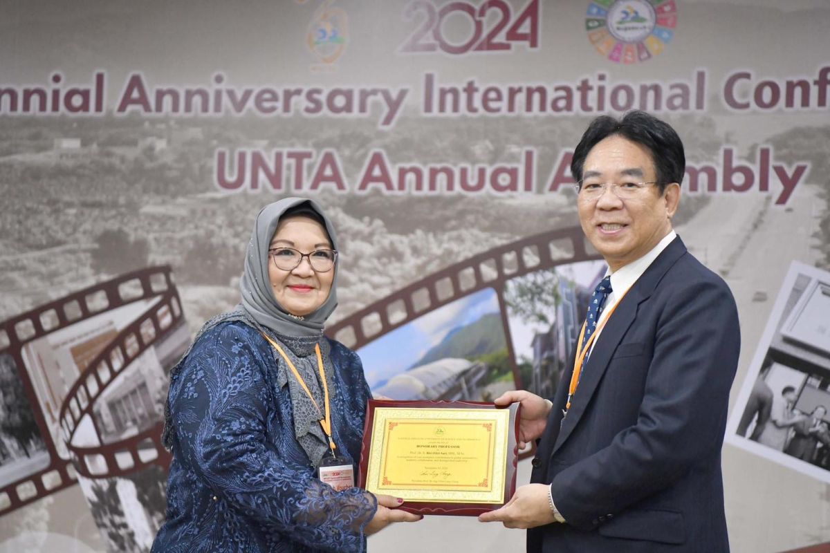 Kepala UI GreenMetric Prof Riri Fitri Sari raih gelar Honorary Professor dari NPUST Taiwan