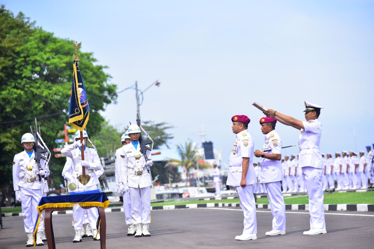 Pangkoarmada II pimpin sertijab Danlantamal VI Makassar