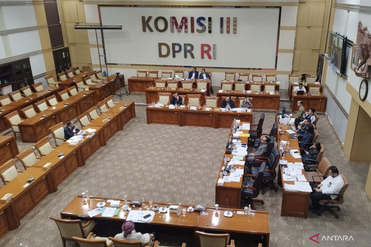 Ketua Komisi III DPR usul jangan ada wawancara "doorstop" KPK