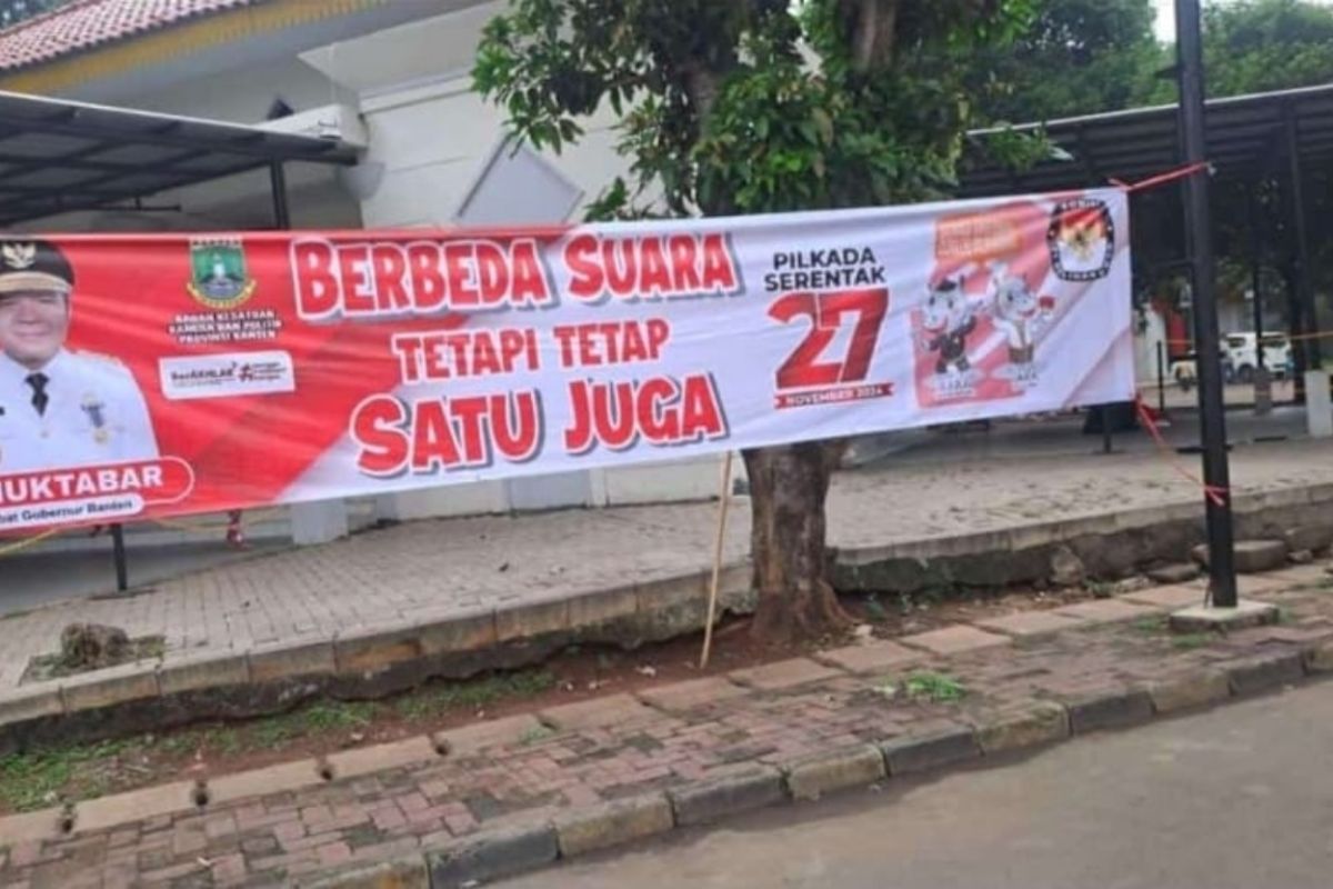 Spanduk imbauan Pilkada Pemprov Banten dinilai berbau politis