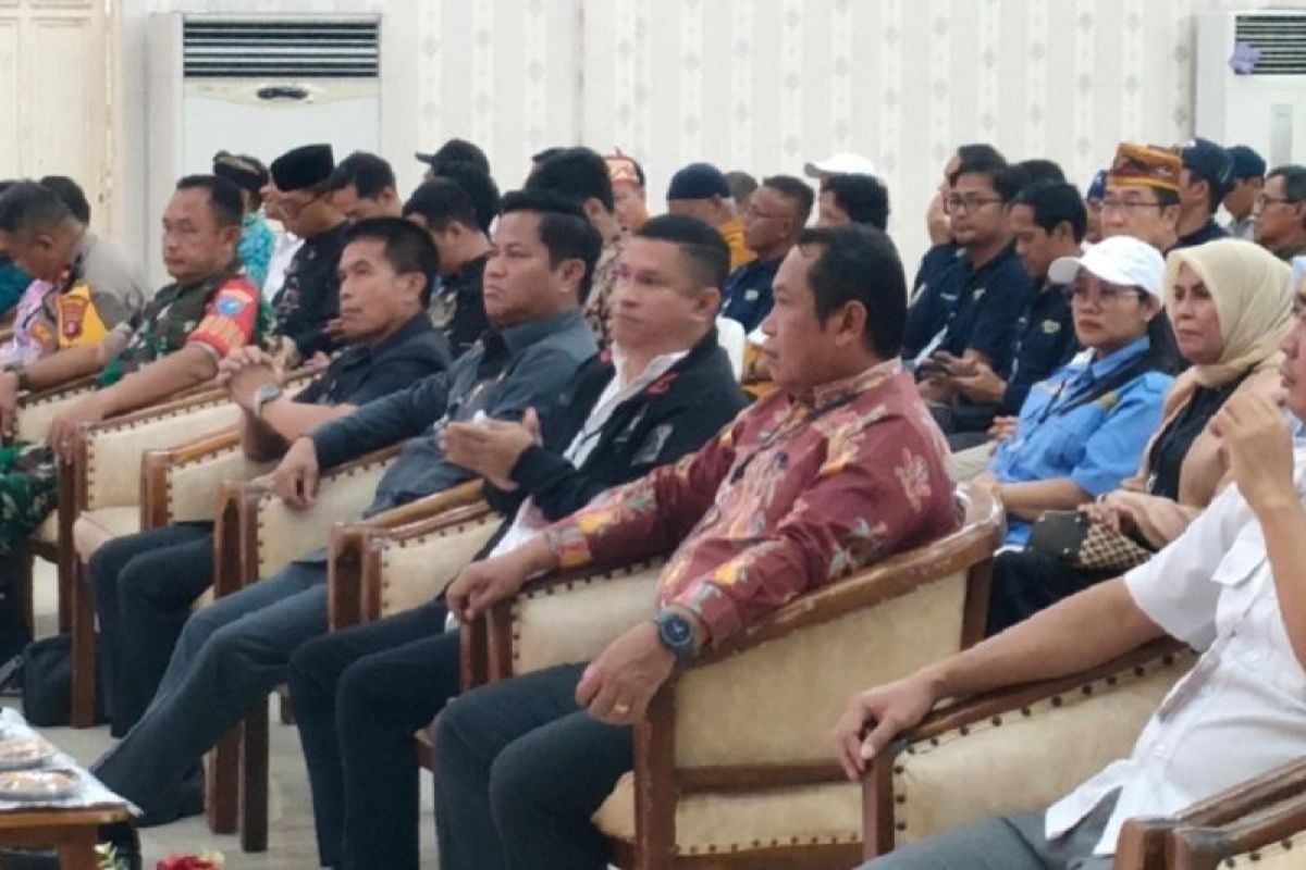 Pj Bupati Murung Raya hadiri debat publik perdana Cabup dan Cawabup