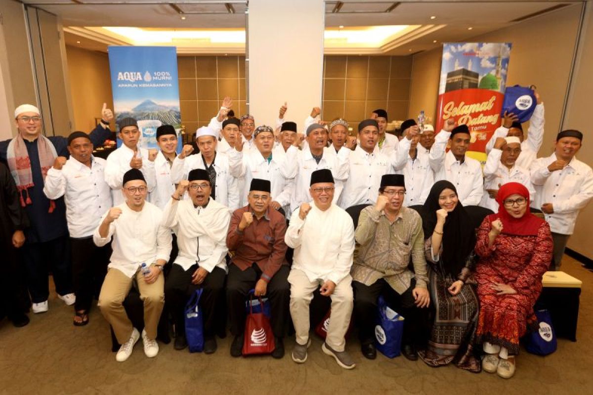 Awali kemitraan strategis, AQUA dan DMI beri kesempatan ibadah umrah bagi khadimatul masjid