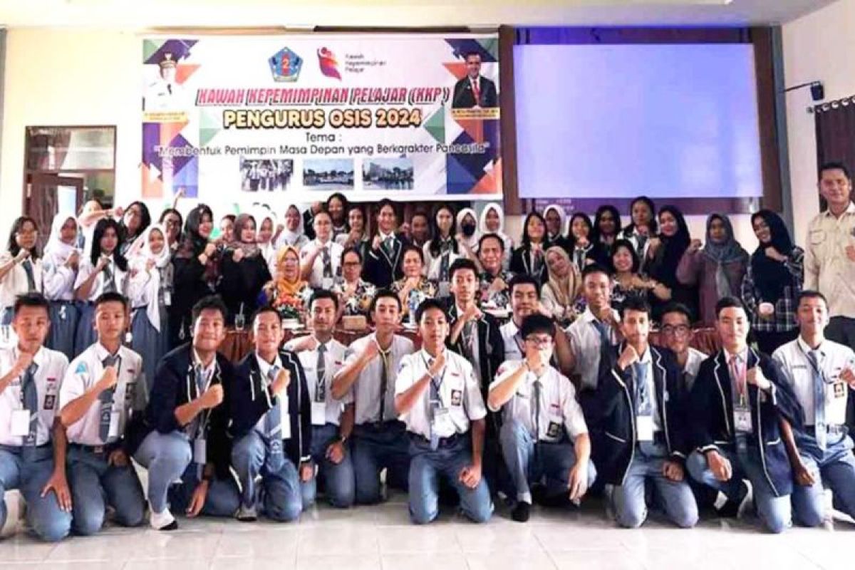 Kepala Disarpustaka Kapuas beri motivasi kepemimpinan bela Negara ke pelajar