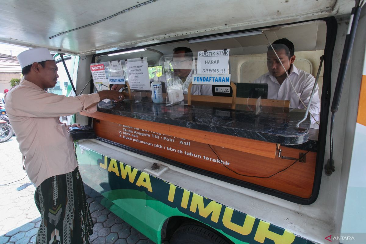 Penerimaan pajak kendaraan bermotor di Samsat Surabaya Utara