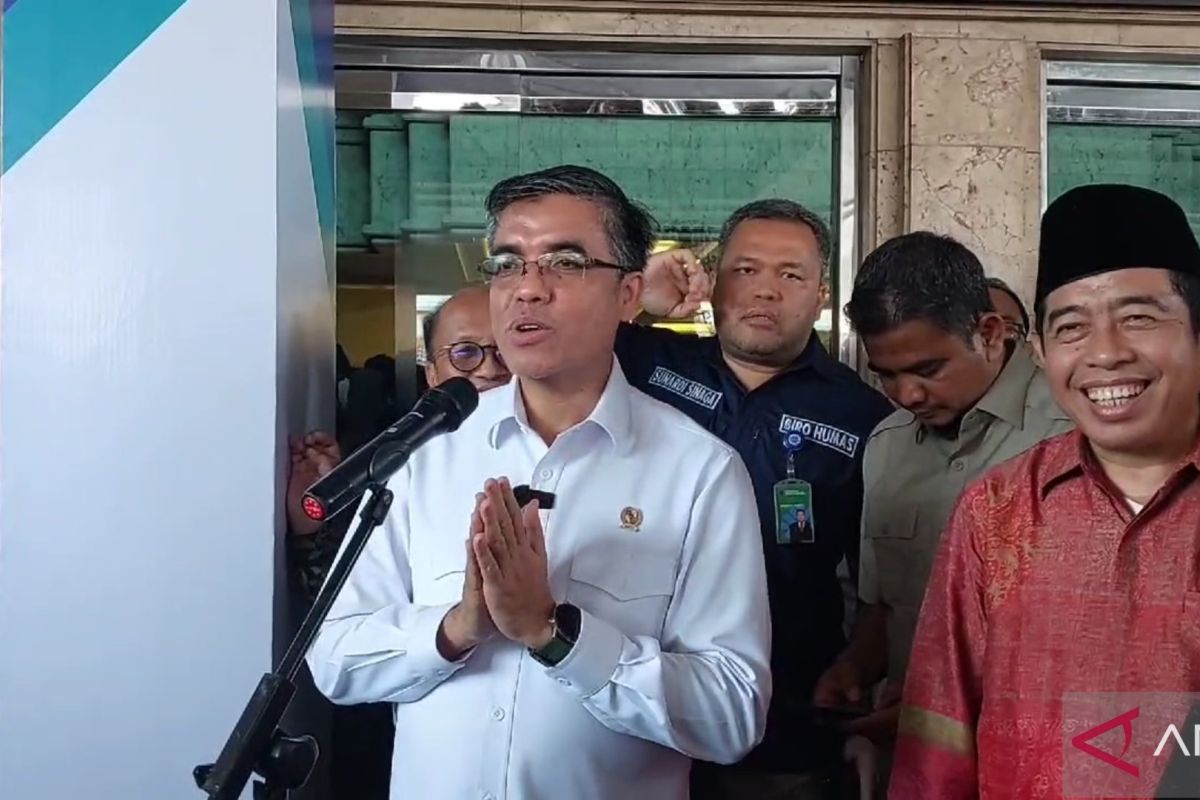 Menaker tegaskan penetapan UMP 2025 tak diumumkan hari ini