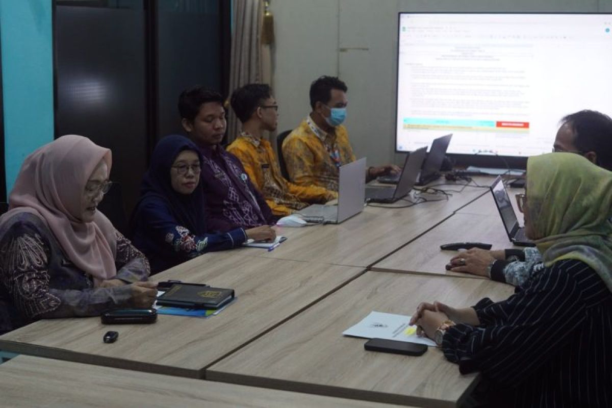 Diskominfo HSS terima kunjungan visitasi dan validasi tim monev KI Kalsel