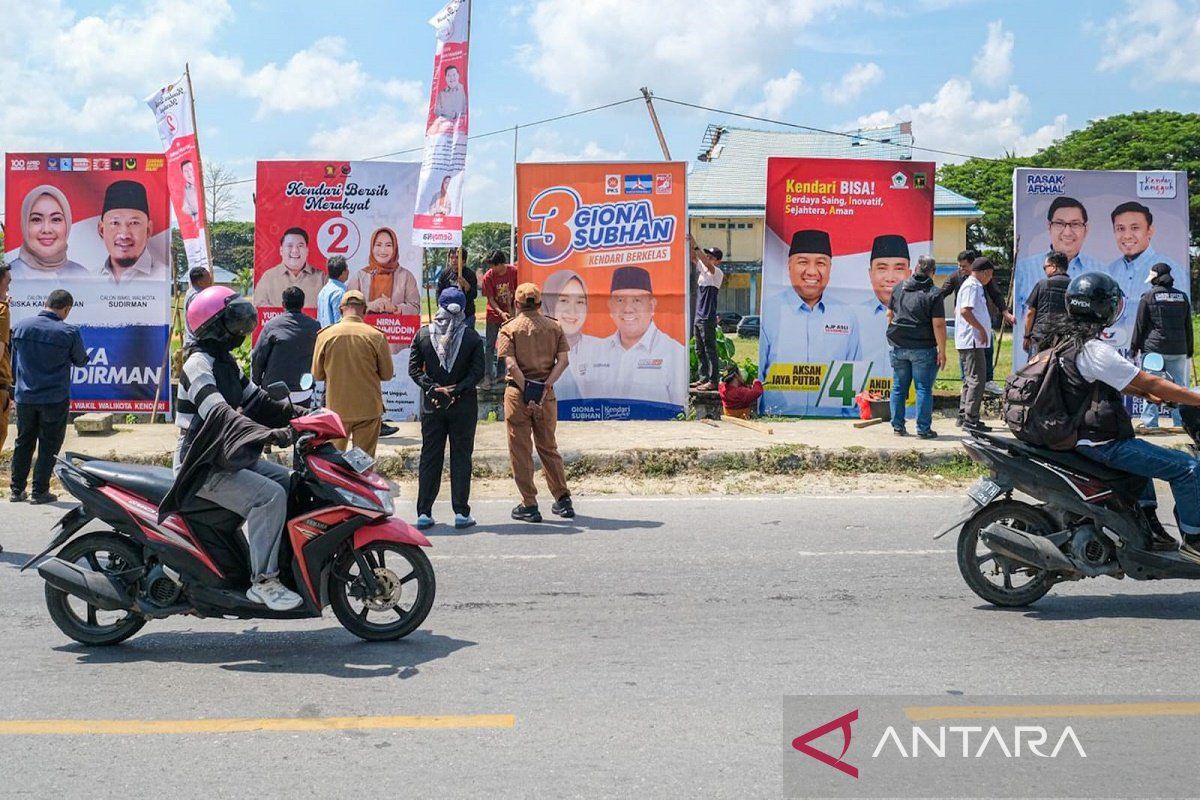 KPU Kendari mendata penempatan APK untuk ditertibkan