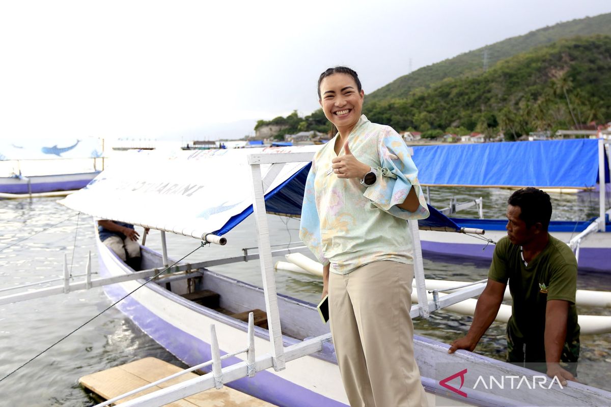 Komisi VII DPR RI tinjau wisata hiu paus di Bone Bolango