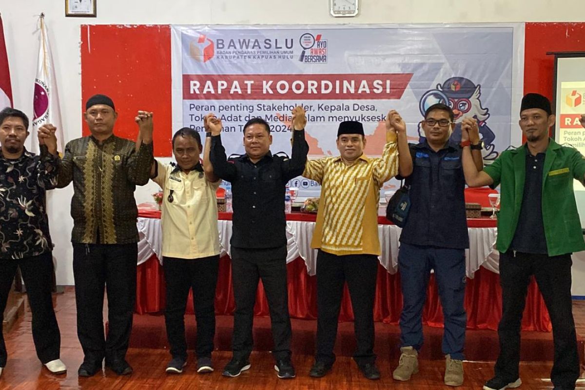 Bawaslu Kapuas Hulu perkuat peran kades dan tokoh adat awasi pilkada