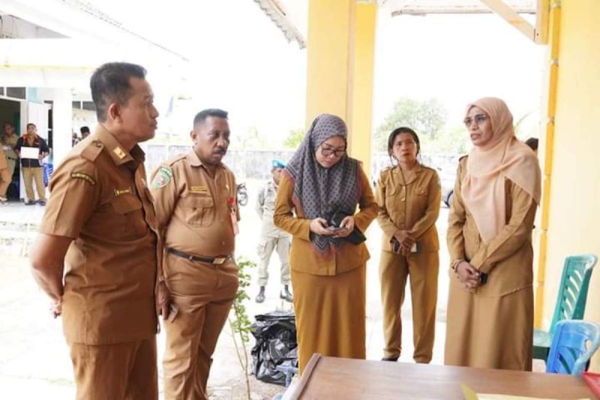 Pj Sekda Ubro tinjau Lokasi Pelaksanaan Tes SKD di Malra