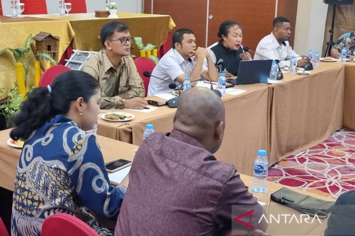 Distribusi logistik di Manokwari mulai pada 23 November