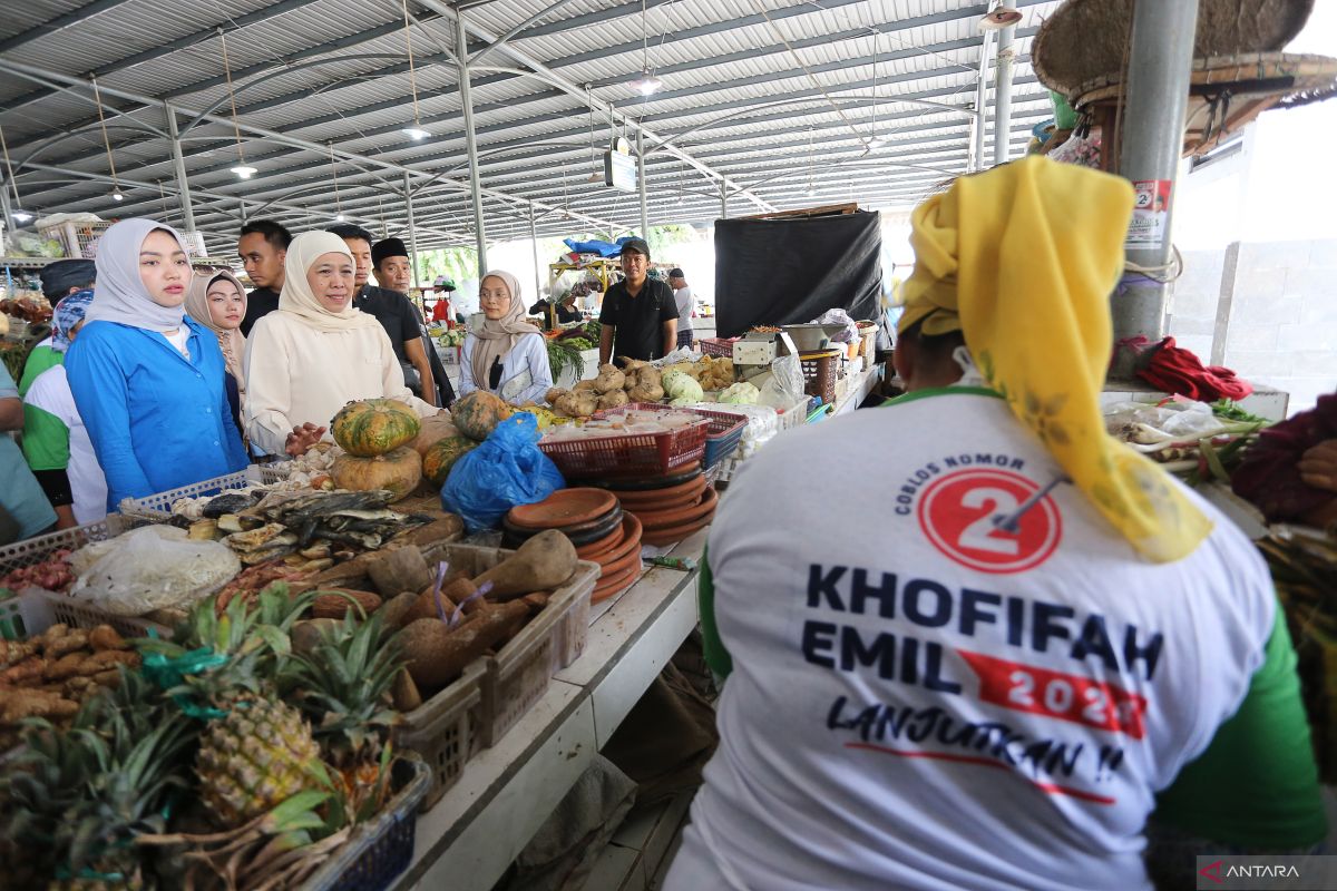 Kampanye Khofifah di Pasar Nambangan Surabaya