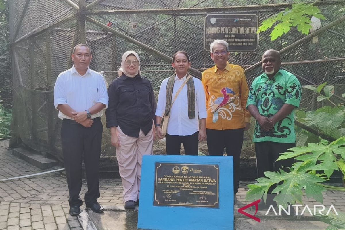 Menhut serahkan SK perhutanan sosial di 12 Kelompok tani Sorong