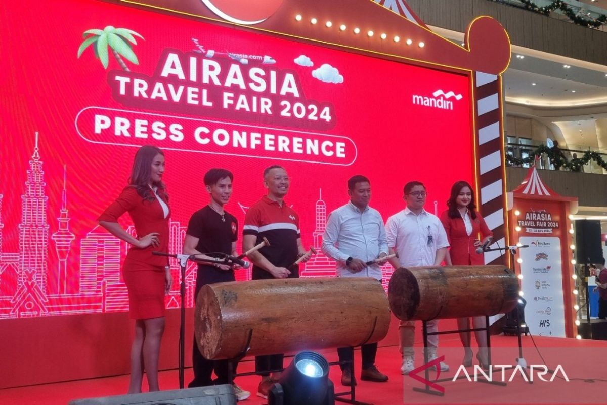 AirAsia beri promo dan kesempatan terbang gratis lewat Travel Fair di Surabaya