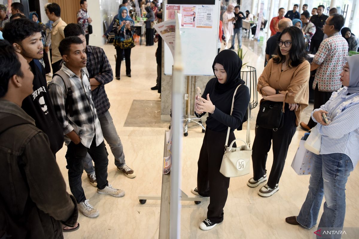 Menaker sosialisasikan JKP dan hadirkan job fair