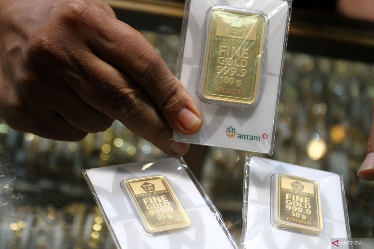 Harga emas Senin turun tipis Rp2.000  per gram