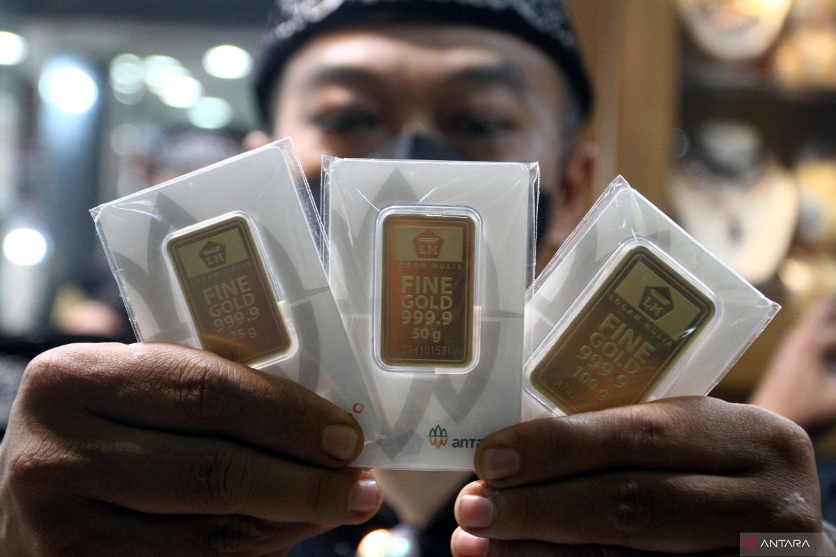 Emas Antam hari ini turun Rp40 ribu jadi Rp1,499 juta per gram